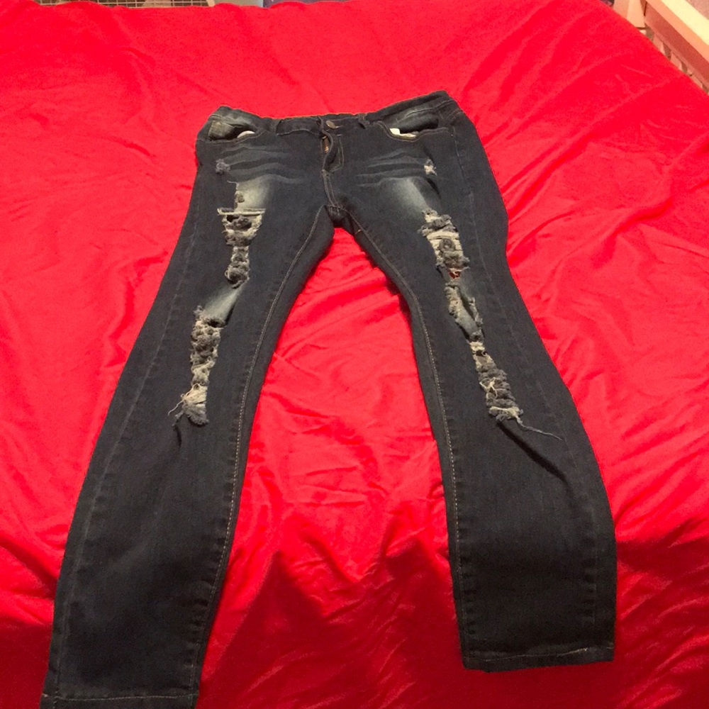 Jeans a little bit stretchy.